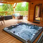 Le Chateau Des Fees Luxury tent