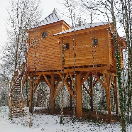 Le Chateau Des Fees